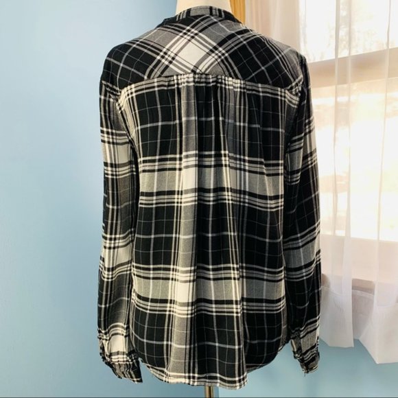 Lucky Brand Black and White Plaid Popover Top - Picture 4 of 5